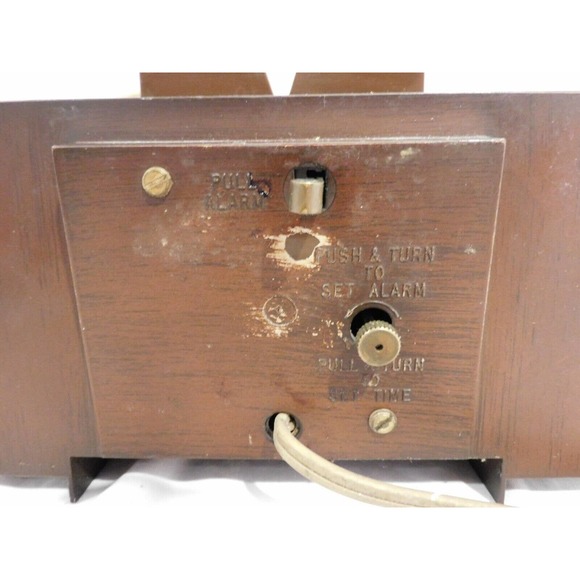 VINTAGE SETH THOMAS ELECTRIC ALARM CLOCK MADE IN THE USA WORKING CONDITION - Picture 3 of 7